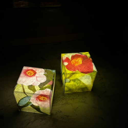 椿のキューブキャンドル スタンドライト・テーブルランプ 花のささやき  