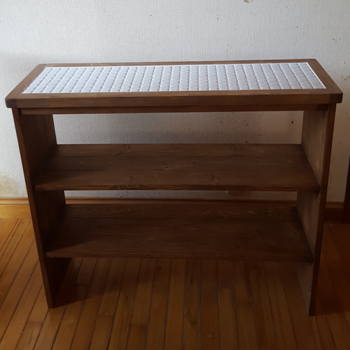 モザイクタイルのオープンカウンター(ホワイトタイル) 棚・シェルフ