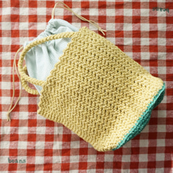 網代編み風手編みのかごバッグ（丸底）巾着袋付き【送料無料】 2枚目の画像