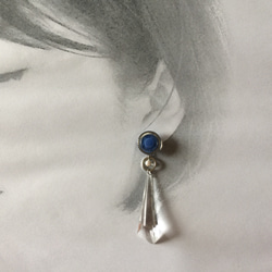 Blue button and clear beads pierce_PIC159 4枚目の画像