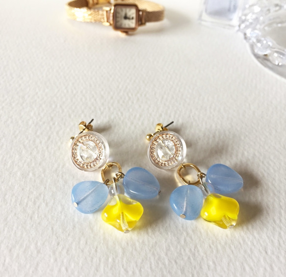 Clear button and blue flower pierce_PIC162 2枚目の画像