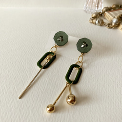 Fosest green button  asymmetry pierce_PIC217 4枚目の画像