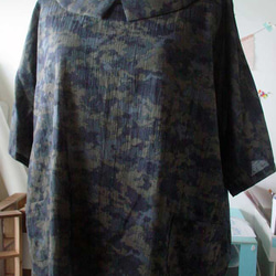 迷彩柄ボイルワッシャー衿付きオーバーブラウス 3枚目の画像