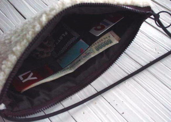 アイボリーモコモコシープボアのウォレットbag 3枚目の画像