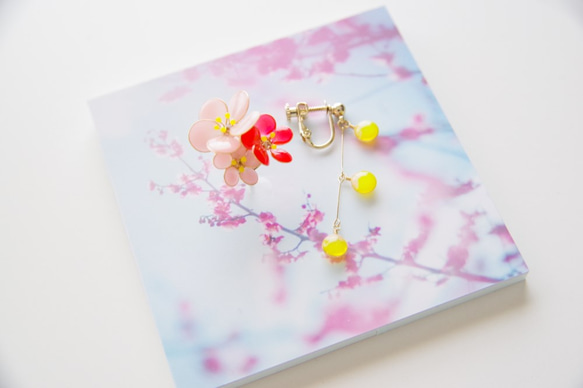 【梅-Full*Bloom-】冬を着飾るイヤリング※飾れるフォトパネル付！ 2枚目の画像