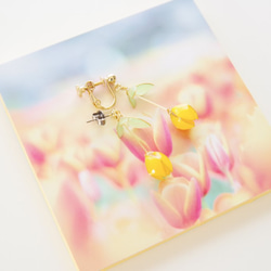 【チューリップ×オレンジ-Full*Bloom-】春を着飾るイヤリング※飾れるフォトパネル付！ 3枚目の画像