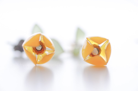 【チューリップ×オレンジ-Full*Bloom-】春を着飾るイヤリング※飾れるフォトパネル付！ 6枚目の画像