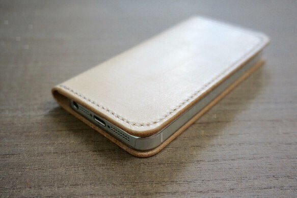 牛皮的iPhone5 / 5S覆蓋Nume真皮皮套手帳式自然色 第1張的照片