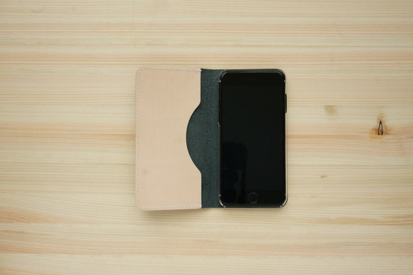 牛革 iPhone8/iPhone7カバー  ヌメ革  レザーケース  手帳型  ブラックカラー 3枚目の画像