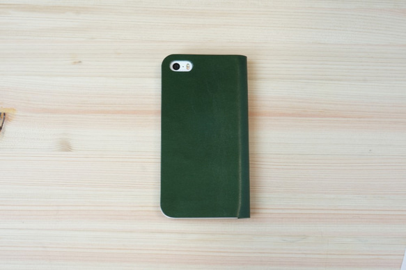 牛革 iPhone5/5sカバー  ヌメ革  レザーケース  手帳型  グリーンカラー 3枚目の画像