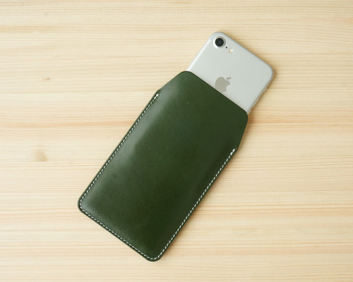 Christian Dior iPhoneケース オリーブグリーン Christian Dior（iPhoneケース ・ グリーン・カーキ/緑色系）のフリマ