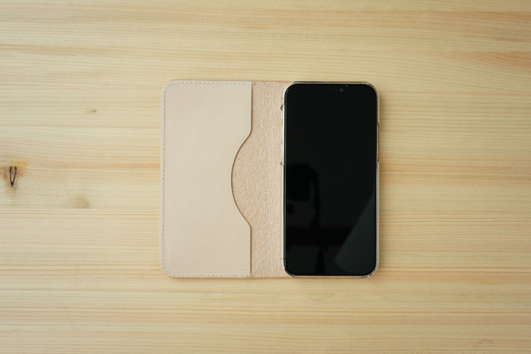 牛革 iPhone 11 カバー  ヌメ革  レザーケース  手帳型  ナチュラルカラー 3枚目の画像