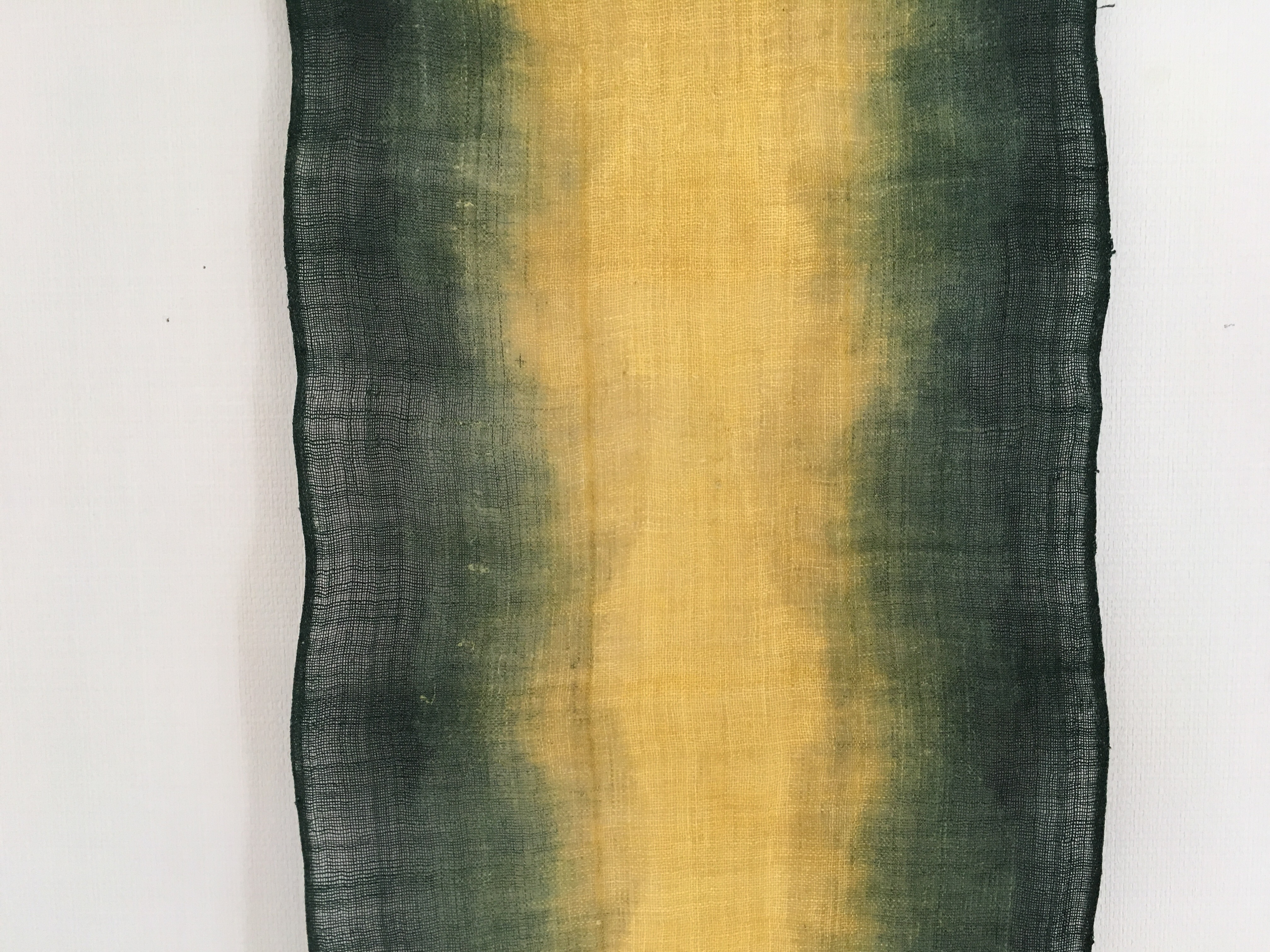 山吹き色のテーブルランナー  ＆タペストリー