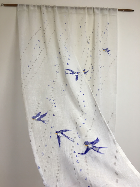 空を舞い飛ぶ燕さん・暖簾&カーテン 2枚目の画像