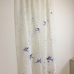 空を舞い飛ぶ燕さん・暖簾&カーテン 10枚目の画像