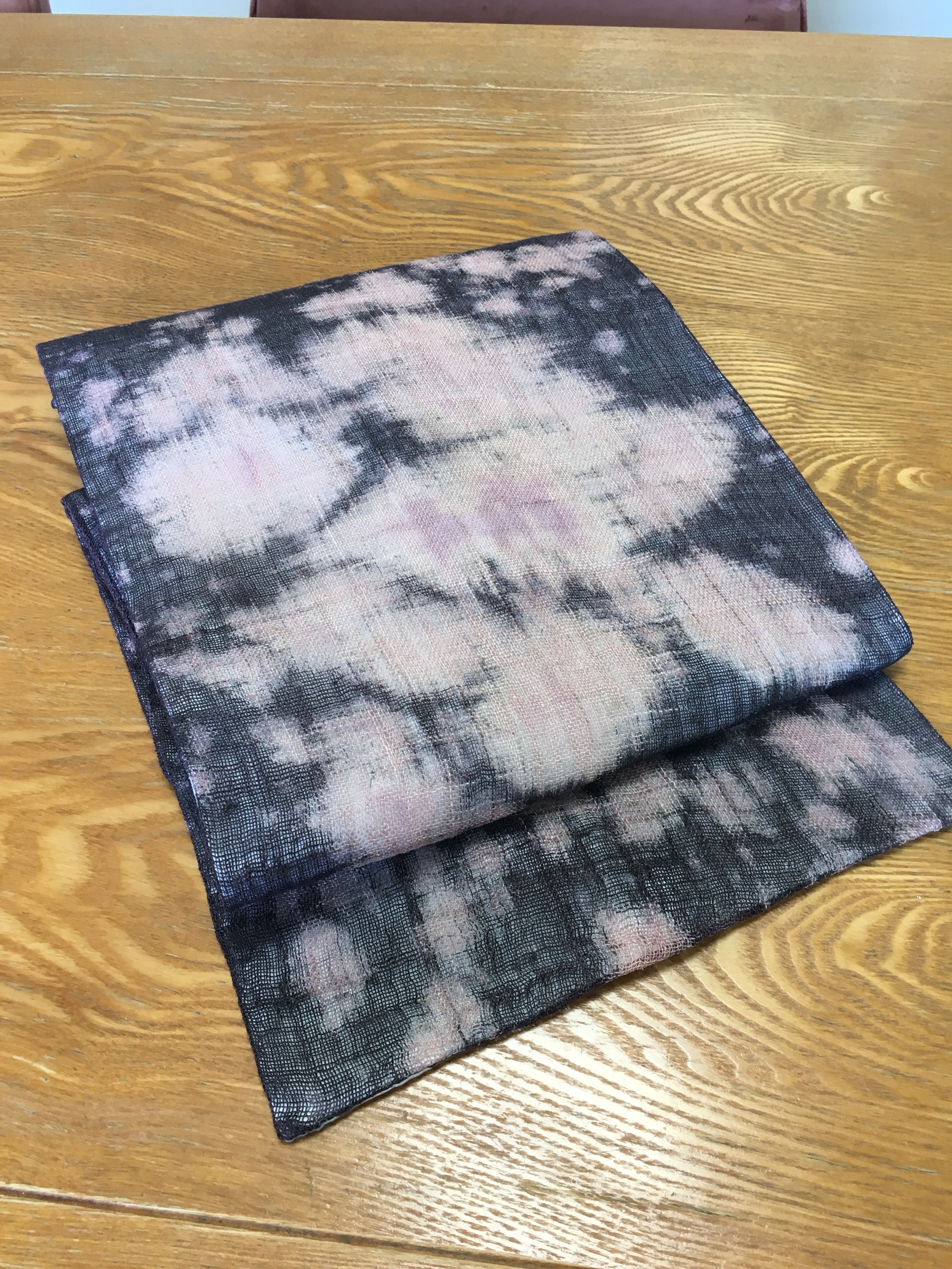 ピンクの桜吹雪が舞う名古屋帯