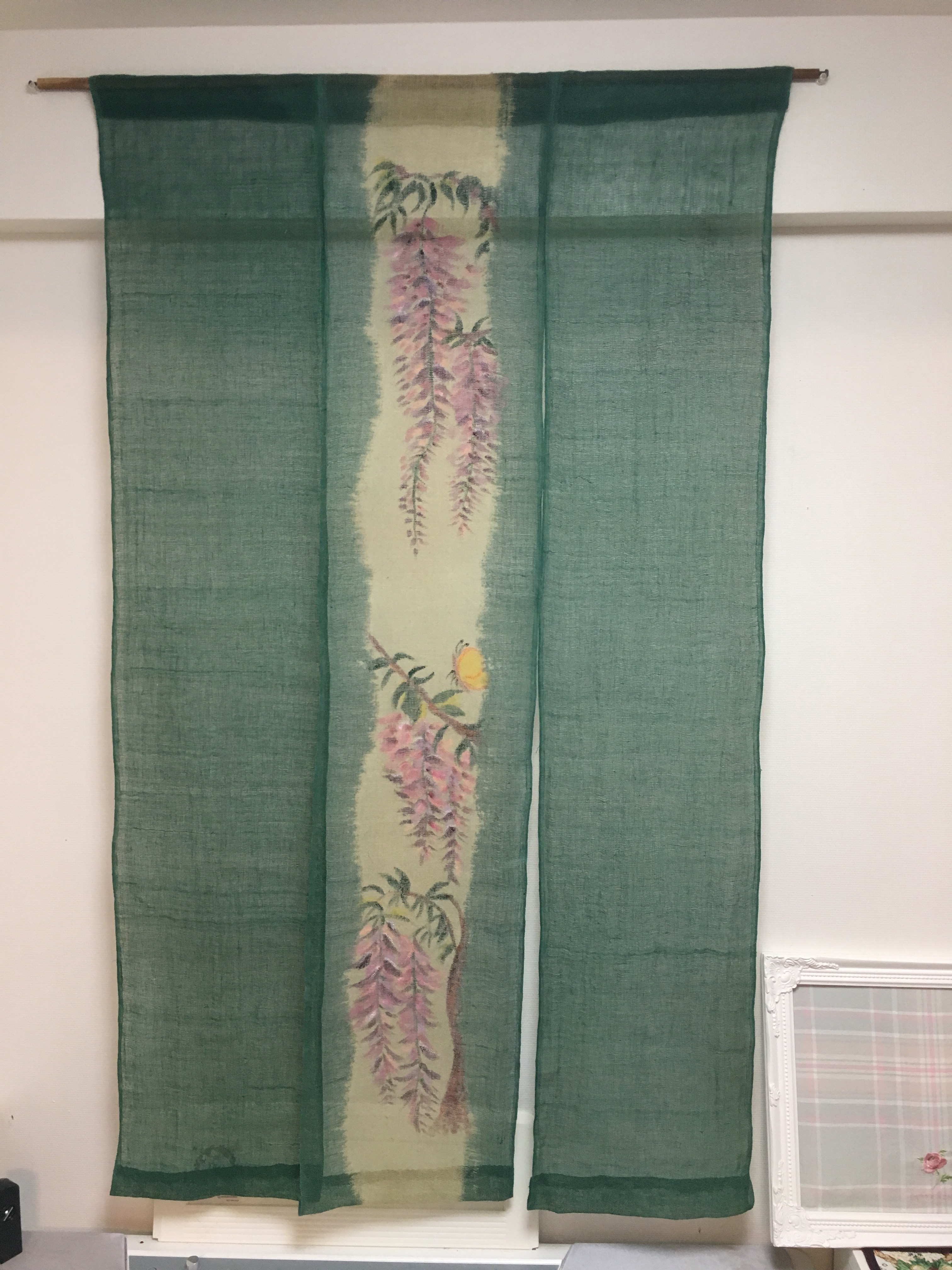 春うらら、藤の花暖簾