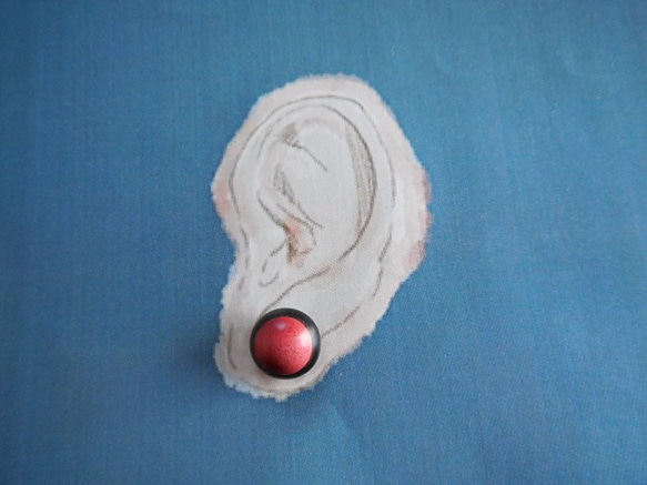 鑲木耳環（對）粉色象牙色×非洲黑木 第6張的照片