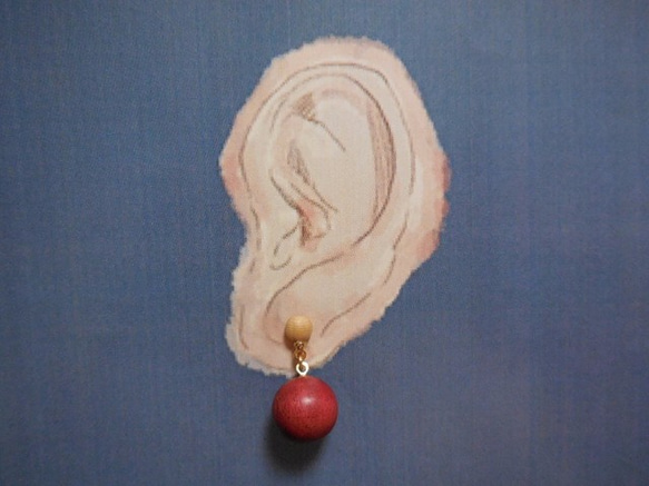 粉紅色的象牙上的石楠球耳環（一對） 第6張的照片