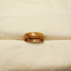ワイルドオリーブ削り出しの指輪 3枚目の画像