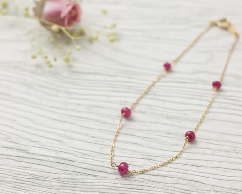 本物の真紅を ルビー ブレスレット　7.5mm/16.5cm Amazon.co.jp: ミャンマー産 ルビーブレスレット【紅玉】 7.5