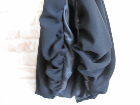 黒ブラック・バルーンスカート（スマートシルエット）ストンと落ちるタイプ【受注作成・サイズオーダー・おおきいサイズ可】 8枚目の画像