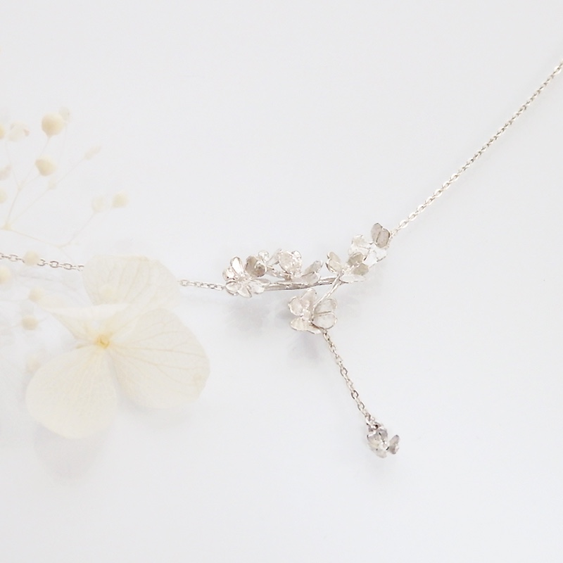 ＊幸せの四つ葉入り＊ クローバー畑のネックレスA(silver)