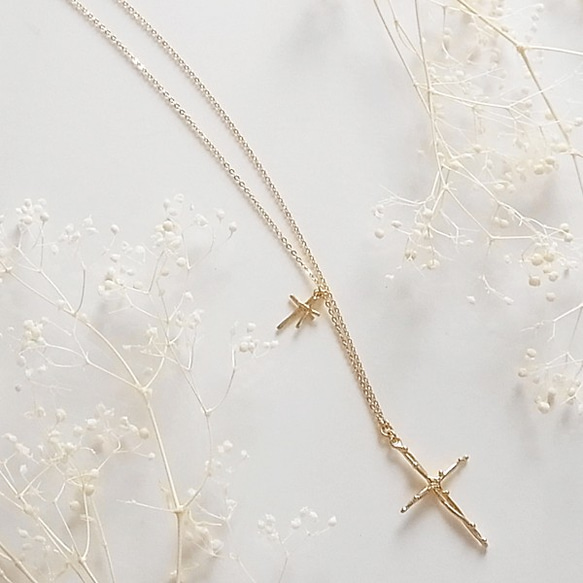 Planet Cross Necklace (gold) 第2張的照片