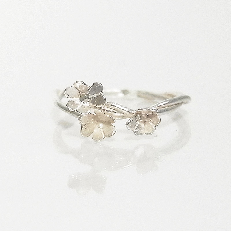 小さな小さなクローバーリング(silver)