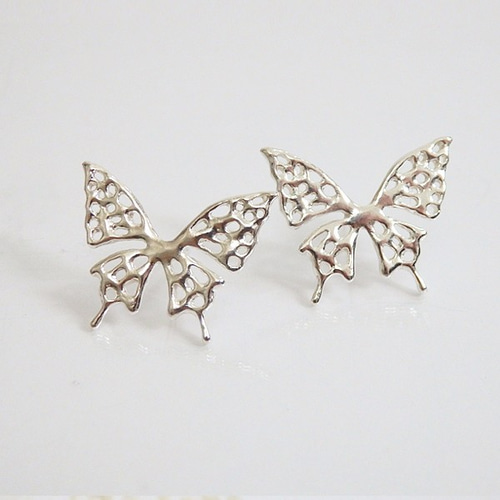 アゲハ蝶のピアスA(silver) ピアス（スタッド・一粒） Ainsel