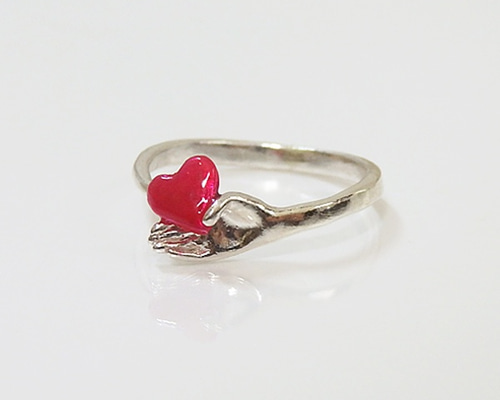 【Ed Hardy】LoveKillsSlowly ハート サインetリング 指輪 Ed Hardy Love Kills Slowly Heart Signet Ring - Silver – Ed