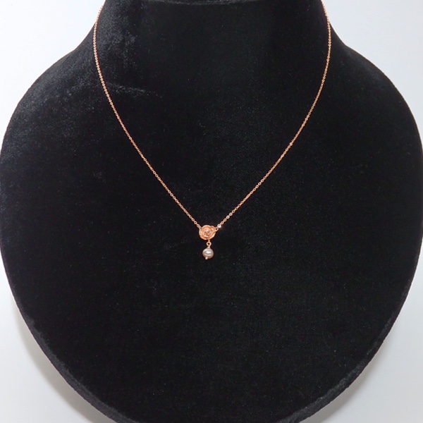 ローズとパールのネックレス(pink gold)