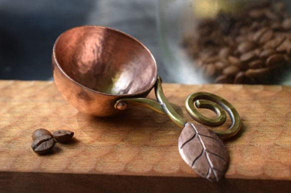銅のコーヒーメジャースプーン（丸型：くるくる葉っぱタイプ）　※受注品 9枚目の画像