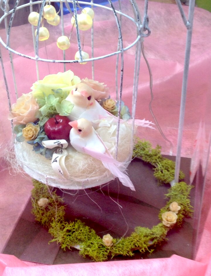 プリザーブドフラワーを使った、ライトアップ・バードゲージ