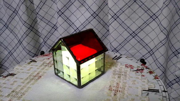小さなお家のランプ&小物入れ(ライト付) 1枚目の画像