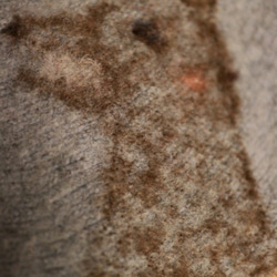 受注生産「赤ずきんちゃんと狼」羊毛刺繍のベレー帽 4枚目の画像