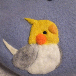 「文鳥とオカメインコ」羊毛刺繍のベレー帽 2枚目の画像