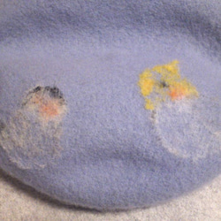 「文鳥とオカメインコ」羊毛刺繍のベレー帽 4枚目の画像