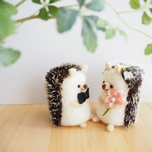 受注制作】結婚式に☆羊毛フェルトのハリネズミウェルカムドール