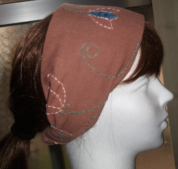 桜色刺繍のヘアバンド(送料無料） 2枚目の画像