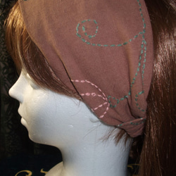 桜色刺繍のヘアバンド(送料無料） 1枚目の画像