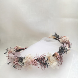 スモーキーピンクの花かんむり 1枚目の画像