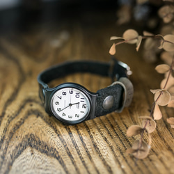 絲絨與鞣製皮革 2TONE 手錶 / 類比指針 / 復古黑 / 尺寸恰到好處 [中號] 第3張的照片