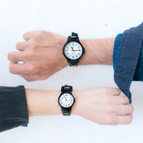 絲絨與鞣製皮革 2TONE 手錶 / 類比指針 / 復古黑色 / 配對手錶 第1張的照片