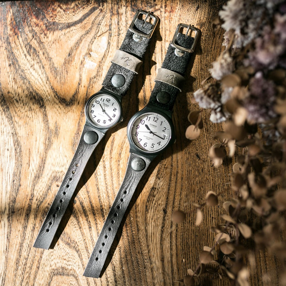 絲絨與鞣製皮革 2TONE 手錶 / 類比指針 / 復古黑色 / 配對手錶 第5張的照片