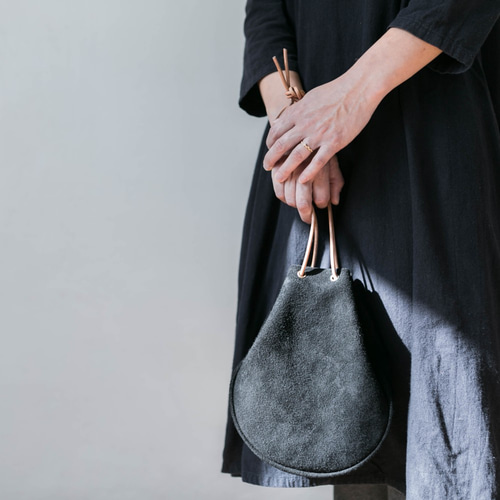 本革スウェード/ベロア製巾着サコッシュバッグ 黒 巾着バッグ +K 通販