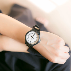 ベロアとヌメ革の2TONE腕時計×本革ベロア製巾着サコッシュバッグ 3枚目の画像