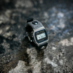 絲絨與鞣製皮革 2TONE 手錶 / 復古黑 第2張的照片