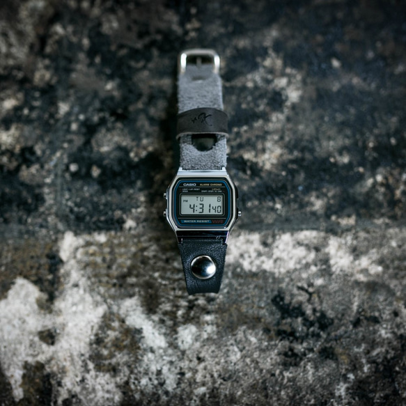 絲絨與鞣製皮革 2TONE 手錶 / 復古黑 第7張的照片