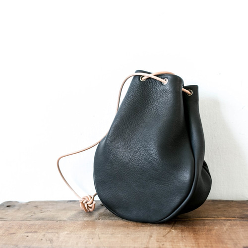 PAULE KA 黒の巾着型かごバッグ革製 鹿革巾着サコッシュバッグ / 黒 ショルダーバッグ +K 通販 7601390